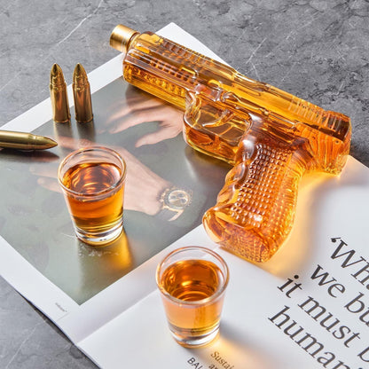 Whisky Bottle – Gun Set Edition with Glasses